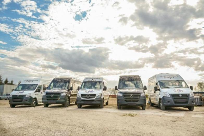 Транспорт и бригада на захоронения